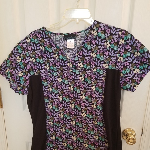 4 large Cherokee Scrub Tops - Picture 2 of 4